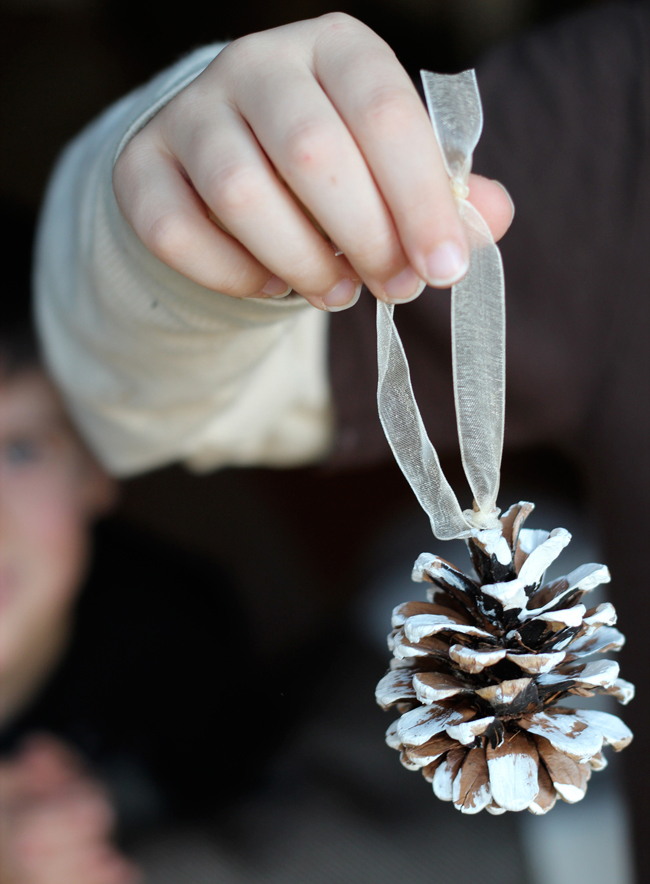 How to Make Pine Cone Ornaments